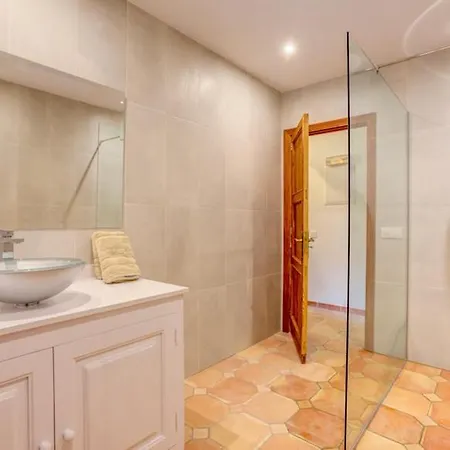 Sleeps 8 With Pool Air Con And Wifi * Pollença