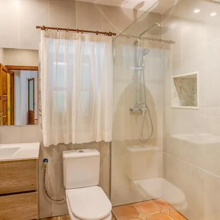 Sleeps 8 With Pool Air Con And Wifi Villa