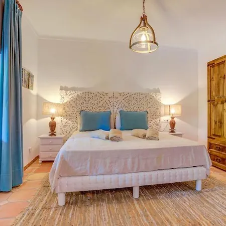 Sleeps 8 With Pool Air Con And Wifi Villa *