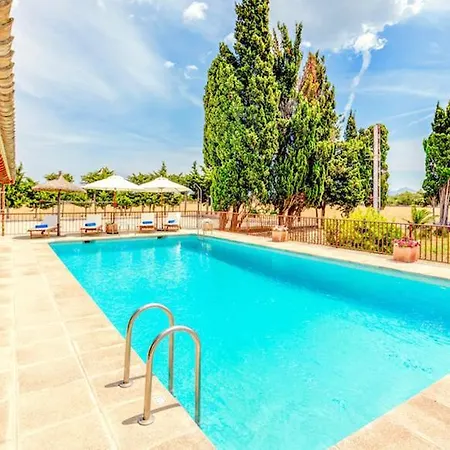 Sleeps 8 With Pool Air Con And Wifi
